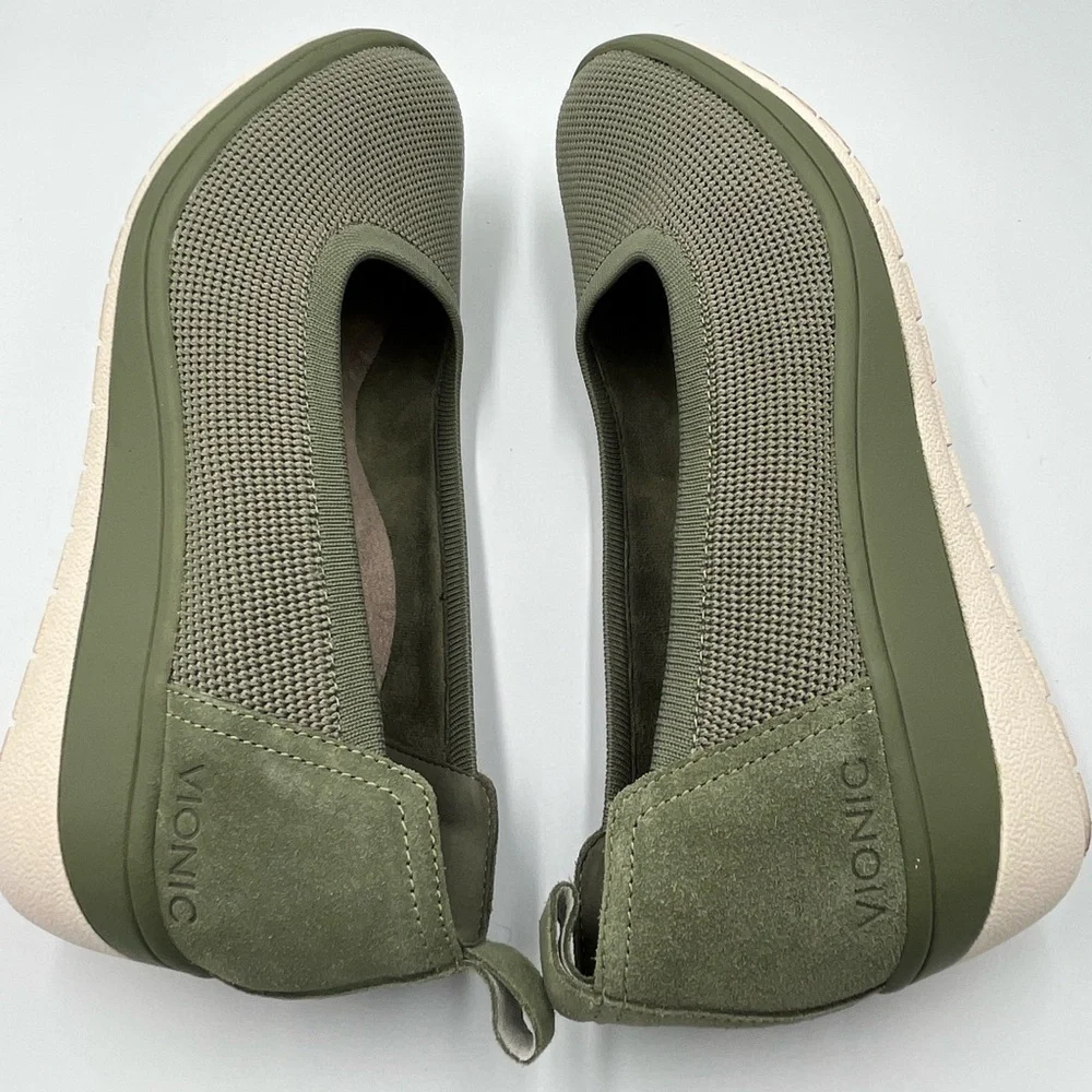 Vionic Army Green Wedge Size 9 - Picture 12 of 16